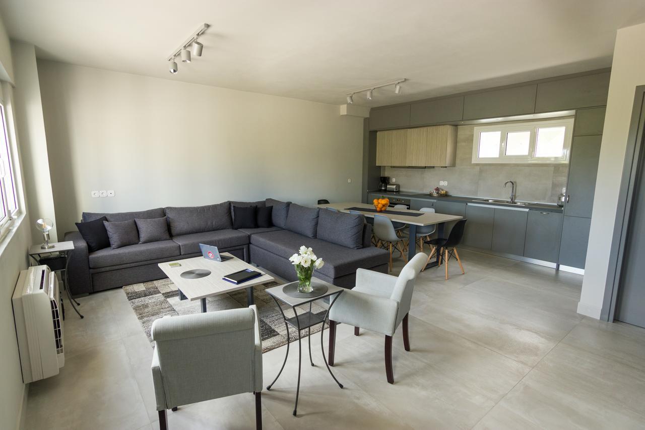 Amera - Troumpas Family Apartments เลโอนีดีออน ภายนอก รูปภาพ