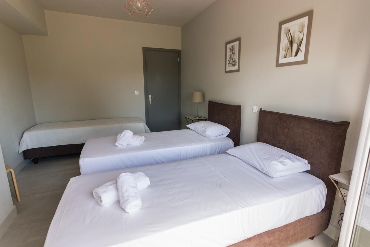 Amera - Troumpas Family Apartments เลโอนีดีออน ภายนอก รูปภาพ