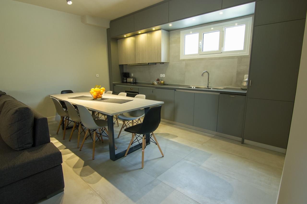 Amera - Troumpas Family Apartments เลโอนีดีออน ภายนอก รูปภาพ